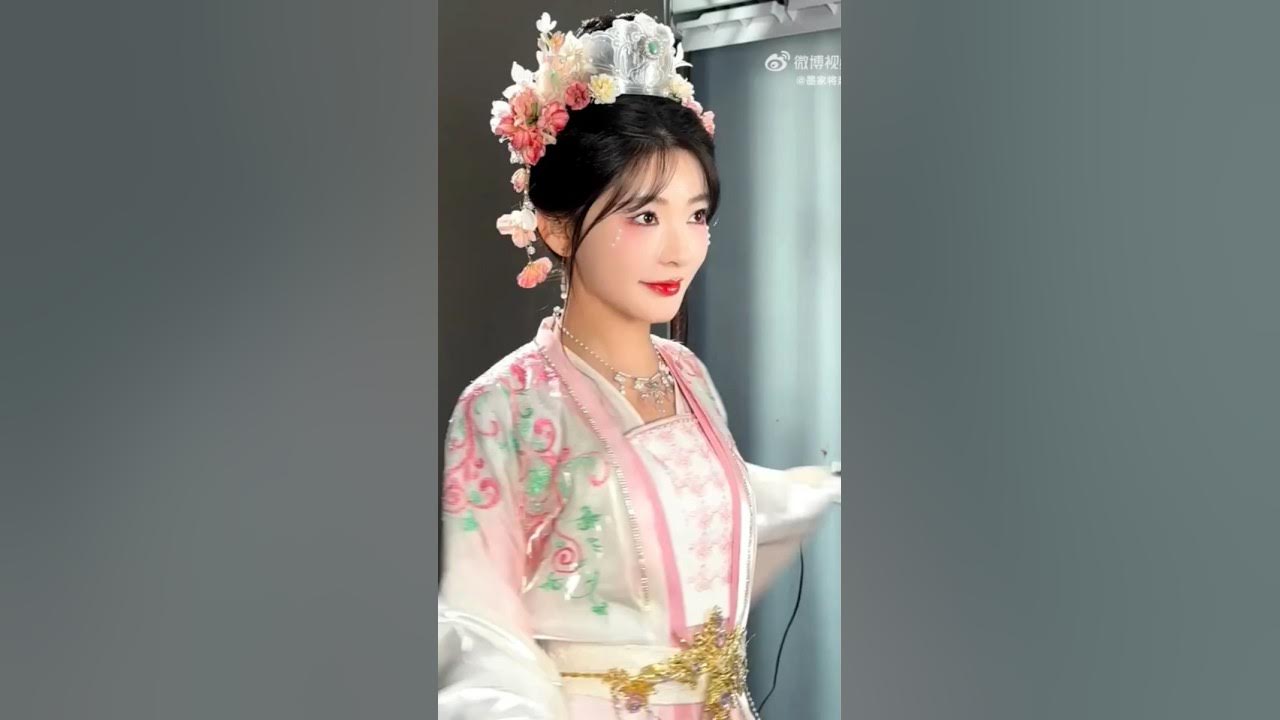 The iconic beauty of hanfu style.. #hanfu #汉服hanfu #chineseclothing #yangyimo #chinesehanfu The iconic beauty of hanfu style.. #hanfu #汉服hanfu #chineseclothing #yangyimo #chinesehanfu