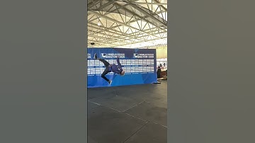 Ilia Malinin makes it look too easy…#shorts #figureskating