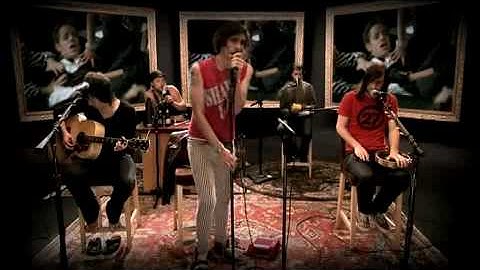 Womanizer Acoustic version - Acoustic performance video thumbnail