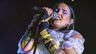 Miriam Bryant live i Motala
Jag var och såg Miriam Bryant på Lokverkstan i Motala. Spelade in konserten med mobilen och kvalitén är inte den bästa och lite av första låten kom tyvärr inte med. Miriam Bryant live i Motala
