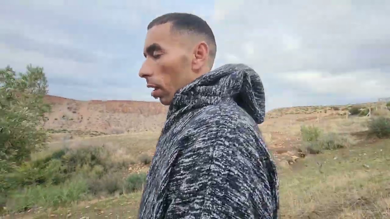 2025/12/31:هكتار ونصف به 40زيتونة ملكية ثمن 17مليون على طريق الرئيسية الهاتف0666061770_0652389719