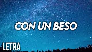 KHEA - CON UN BESO (LYRIC/LETRAS)