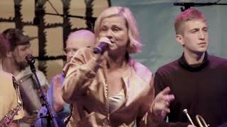 Zeit zu gehn! - Banda Comunale feat. Bernadette La Hengst &amp; Yuriy Ghurzy (live)