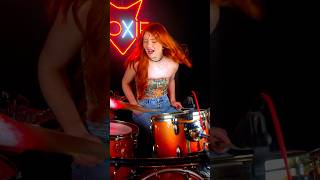 Do you remember this 80s song? 🥁