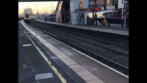 EMR HST speeds through West Hampstead Thameslink