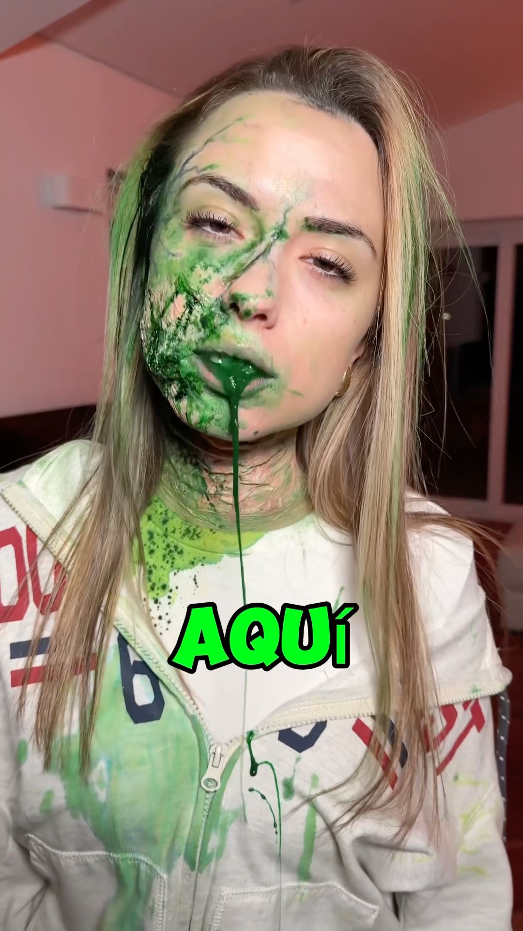 Me MUERDE una CHICA ZOMBIE!