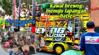 Puluhan Orang Kawal Brewog Ke Lapangan Batleuniknya Adat Warga Ngdanelrejo