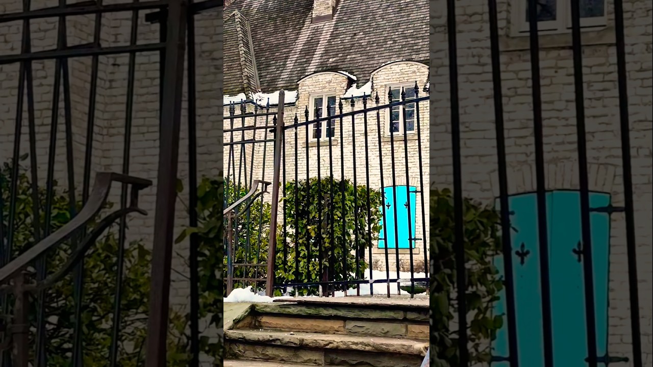 Abandoned Castle in Toronto 😲 🏰