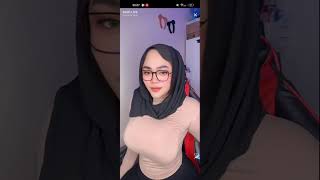 Novita Mainin Bibir-Live Bigo