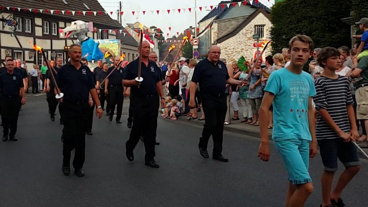 Fackelzug auf dem Schützenfest in Hemmerden 2015