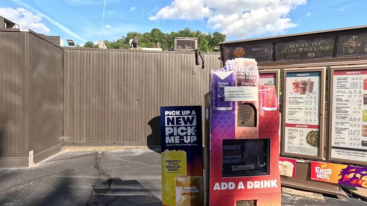 Wendy's Drive Thru, Raven's Blood Frosty, Бенвуд, Западная Вирджиния, 27 августа 2025 г., NGH10455