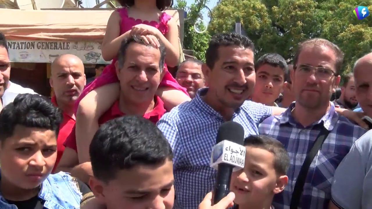 شاهد ما قاله المواطنون حول محاكمة و حبس سلال و بن يونس  مباشرة من أمام سجن الحراش