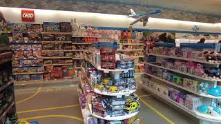 (4k) Amsterdam Airport Schiphol Visiting the KLM aircraft gift shop ....
