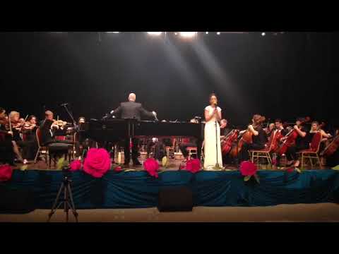 Balqees Singing Opera Without A Microphone In A Concert | بلقيس فتحي - تغني اوبرا بدون ميكروفون
