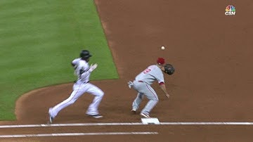 PHI@MIA: Phillies challenge safe call at first base