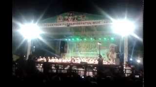 Lirboyo Kediri Bersholawat Bersama Habib Syech - Turi Putih (16 Mei 2015)