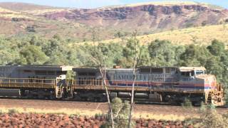 GE power in The Pilbara : Rio iron ore trains : Australian trains and railroads