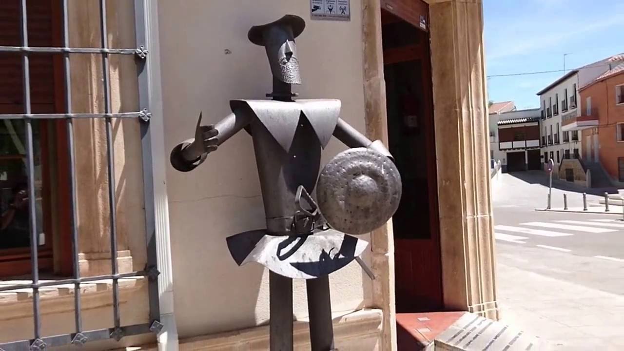 Resultado de imagen de estatua de don quijote en el mirador de la mancha