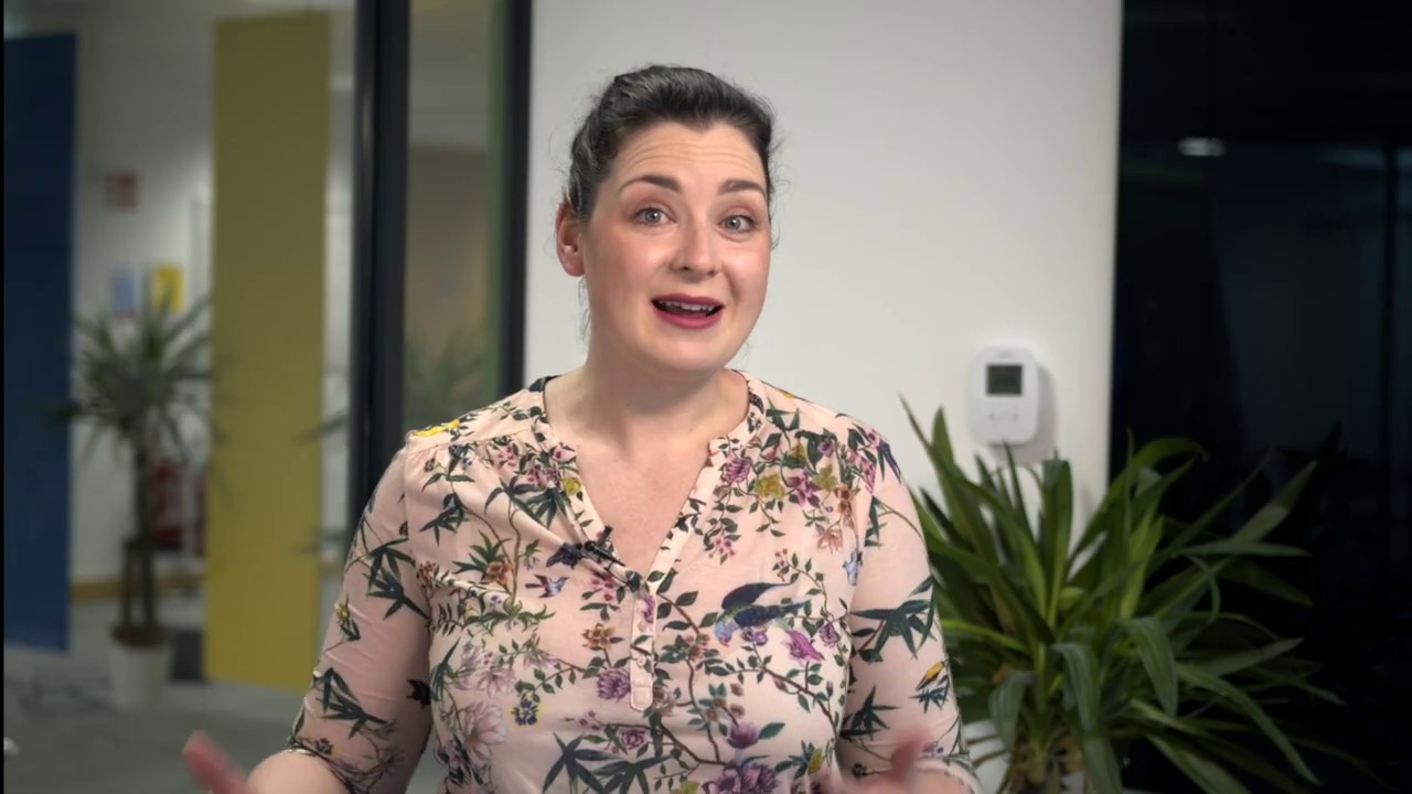 How to video interview candidates successfully - YouTube