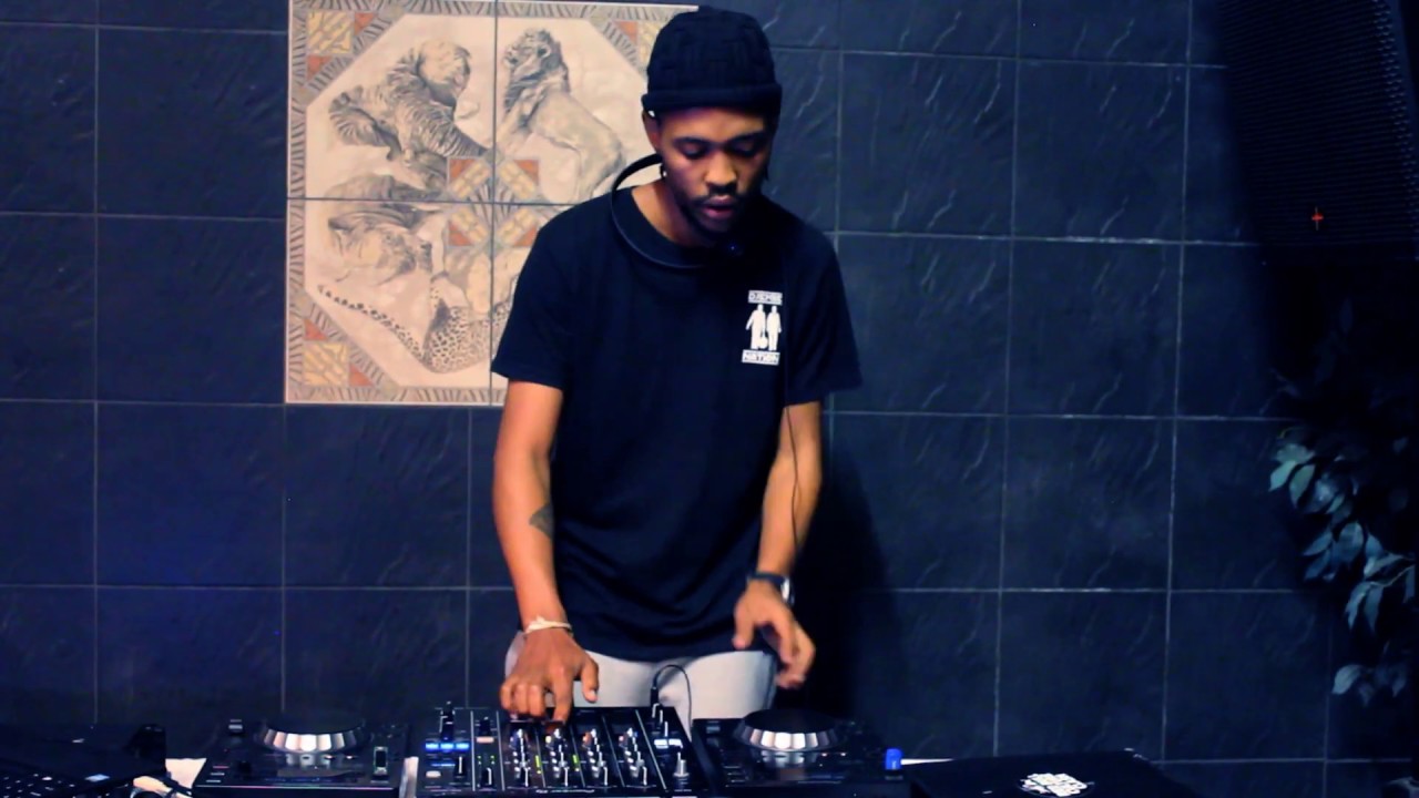 Afro House Moments (Caiiro, Djeff, Vanco, Vitoto & Xoli M ...) mixtape by Nyzer_sa