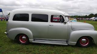 1952 SILVER + WHITE ROOF CHEVROLET SUBURBAN PA '37D9'