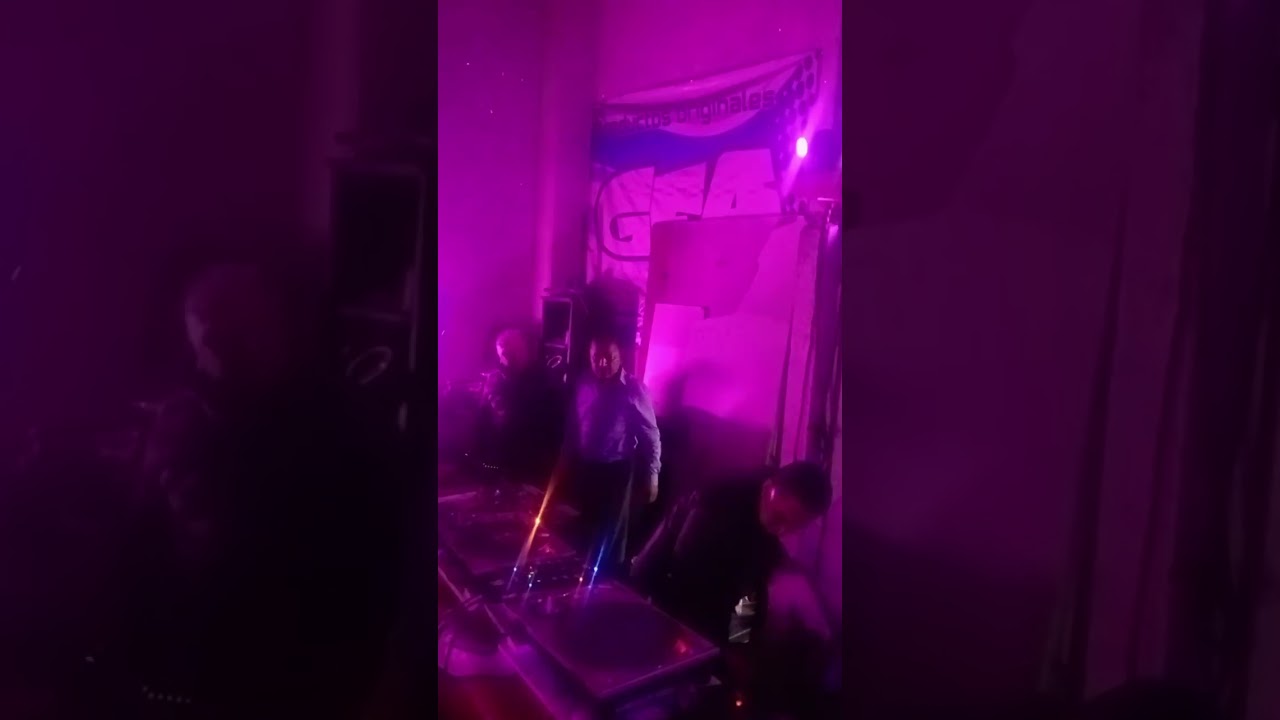 FASHION KIDS presente en el 8vo aniversario de MEMORIES RADIO en cabina DJ JUNIOR 