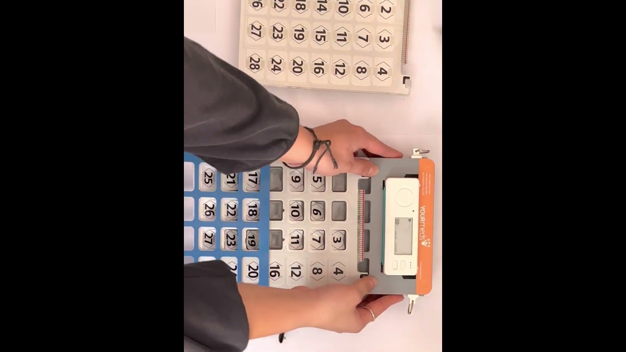 How to change the medication packs on the YOURmeds Switch pack