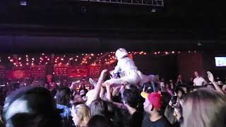 That Time A Crowd Surfer Did The Splits Str Fkr Las Vegas 8522