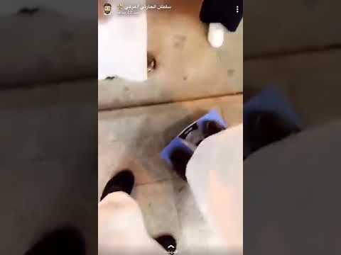 ولد صغير مبدع يقوم بقياس الجسم بدون مقياس الجسم