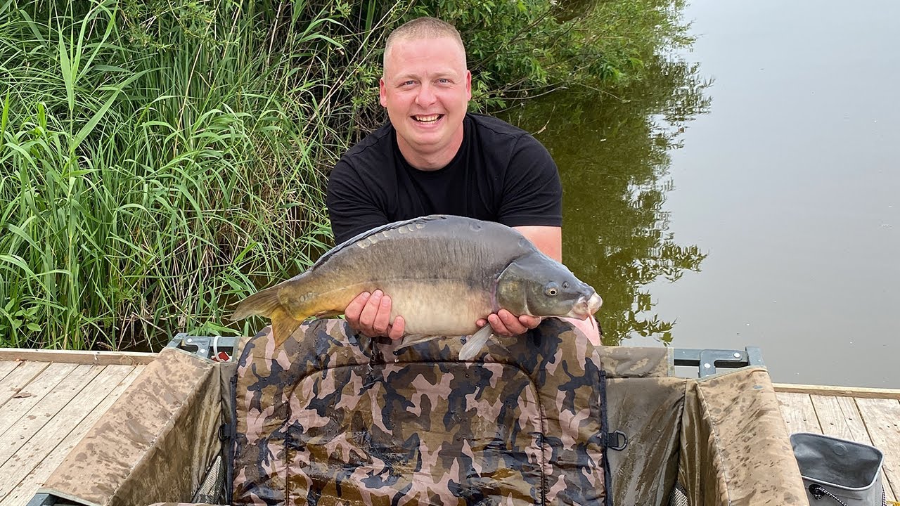 Carp Fishing. Будиночок біля озера КарТар