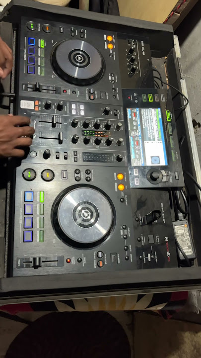 Pioneer XDJ RR Mixing Practice ✨😊 #shorts #pioneerxdjrr #pioneerdj #dj