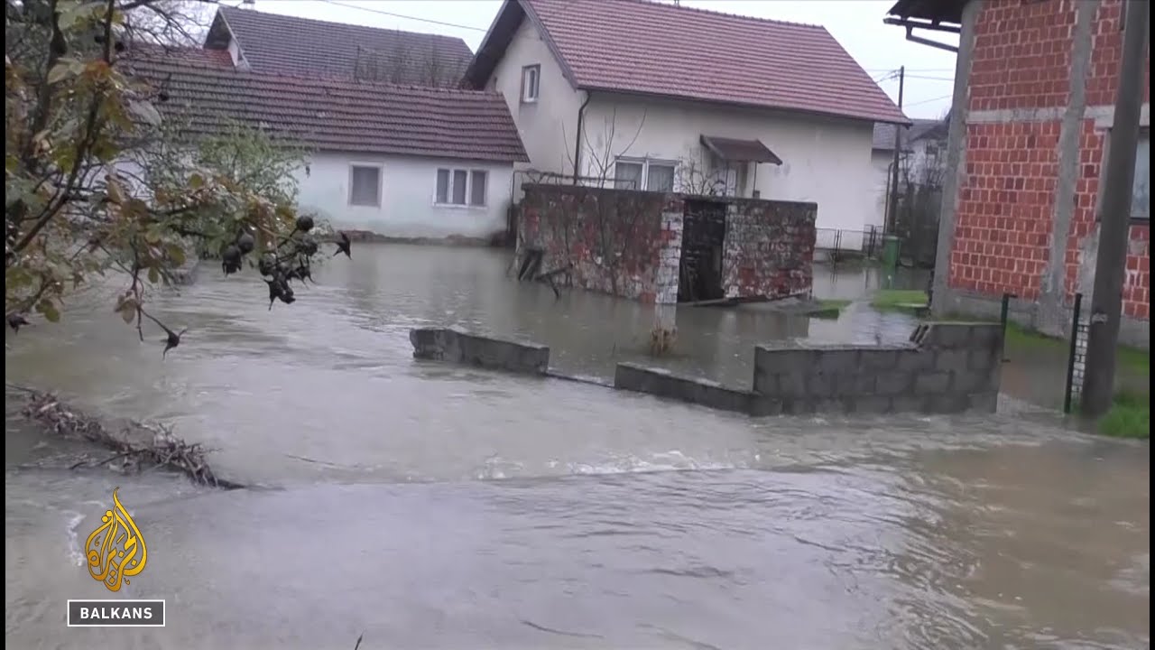 أُعلنت حالة الطوارئ في عدة بلديات في البوسنة والهرسك بسبب الفيضانات.
