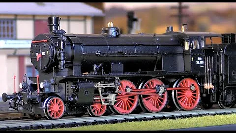 Roco Steam Locomotives RH38 and BR10 with Digital Sound
