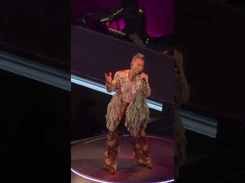草蜢 怎麼天生不是女人 (Live) @2026-5-3 - 草蜢 Three In Love 演唱會 2026 | 紅磡體育館
