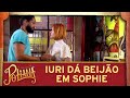 As Aventuras de Poliana | Iuri tasca beijão em Sophie