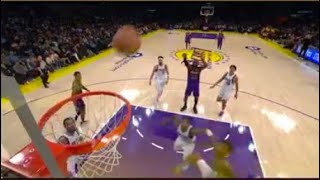 LeBron James airballs free throw vs Mavericks 😬
