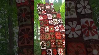 crochet an earth-toned retro daisy granny square blanket w me !🍄🍃 #crochet #crochetblanket #70s