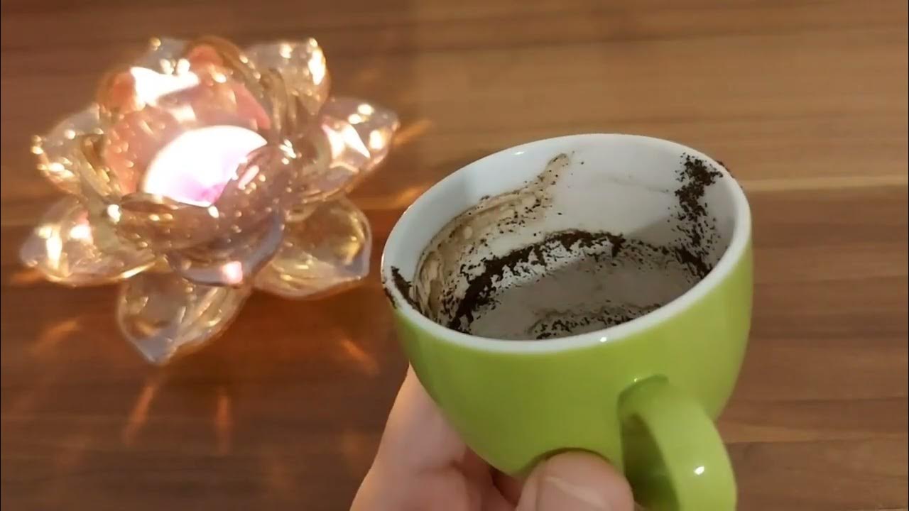 Кофейная гуща обои. Четвёрка цифра на кофейной гуще. Кофейные предсказания ютуб. Гадание по кофейной гуще муравьеда. Кофейные предсказания ютуб.