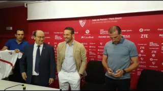 Presentación de Tevenet como nuevo entrenador del Sevilla Atlético
