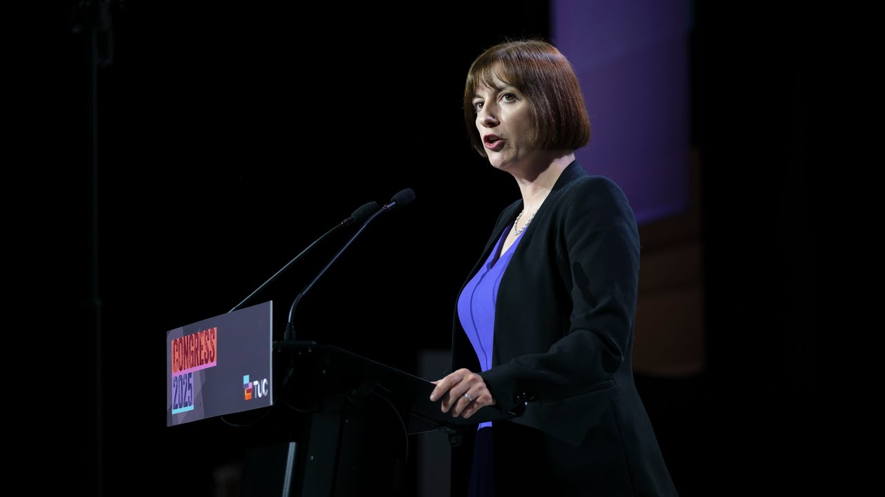 Выступление государственного секретаря по вопросам образования Бриджит Филлипсон в Конгрессе в 20...