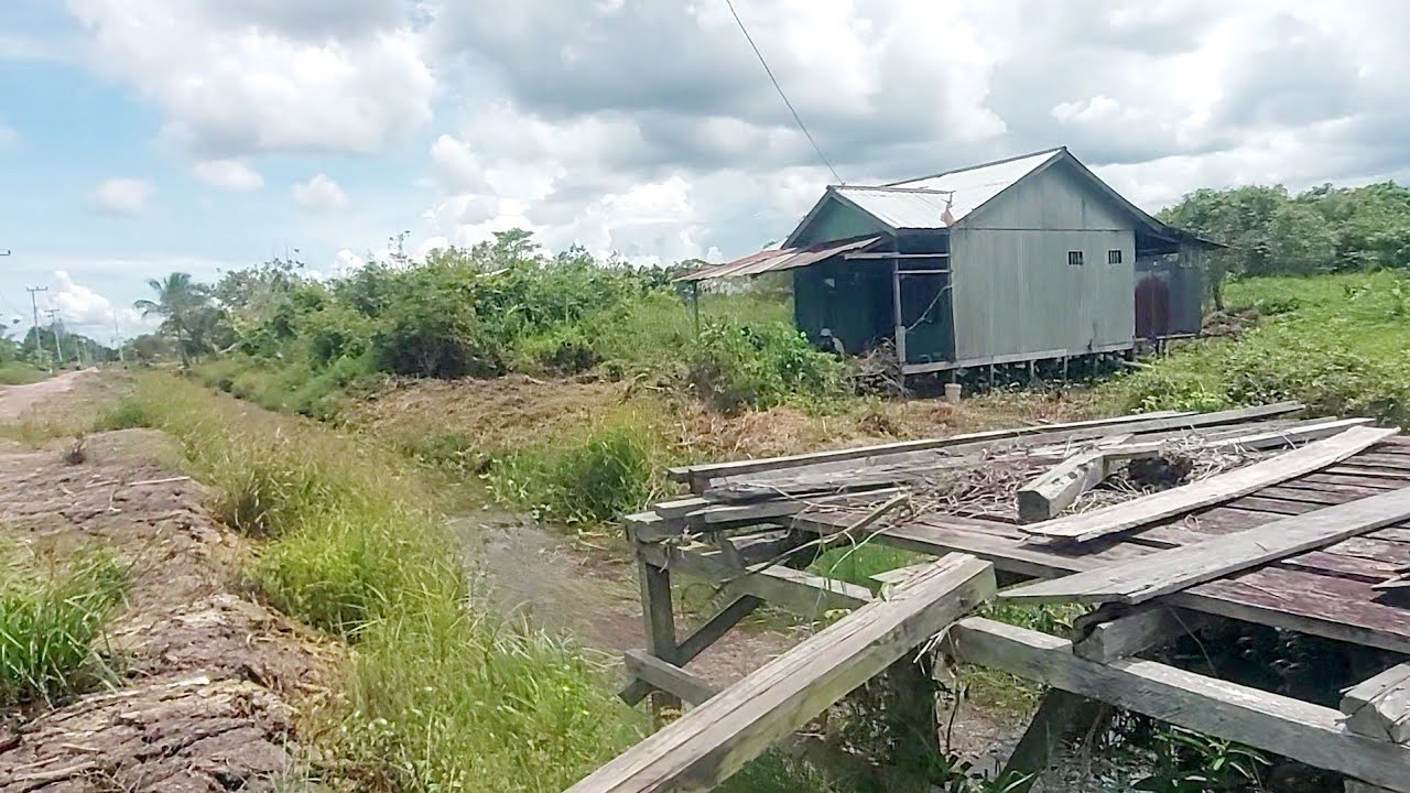 KEJUTAN UNTUK KELURAGA MAS OKI DI RUMAH BARU