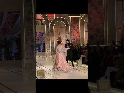 Sara khan blushing on falak Shabir romantic song