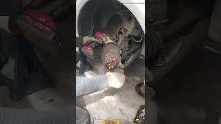 เปลี่ยนลูกปืนล้อหน้าวีออส / How to Replace a Front Wheel Bearing