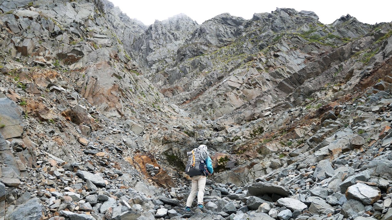 200920 「岩の墓場」滝谷　出合から滝谷第４尾根を登る　北アルプス北穂高岳