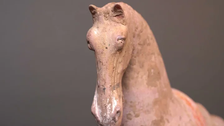 Chinese painted pottery figure of a horse, Tang Dynasty - DayDayNews