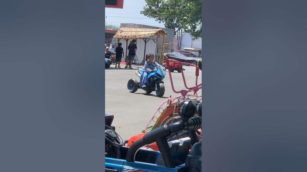 ZAZA naik motor keren 🏍🏍🏍🏎🏎 YouTube