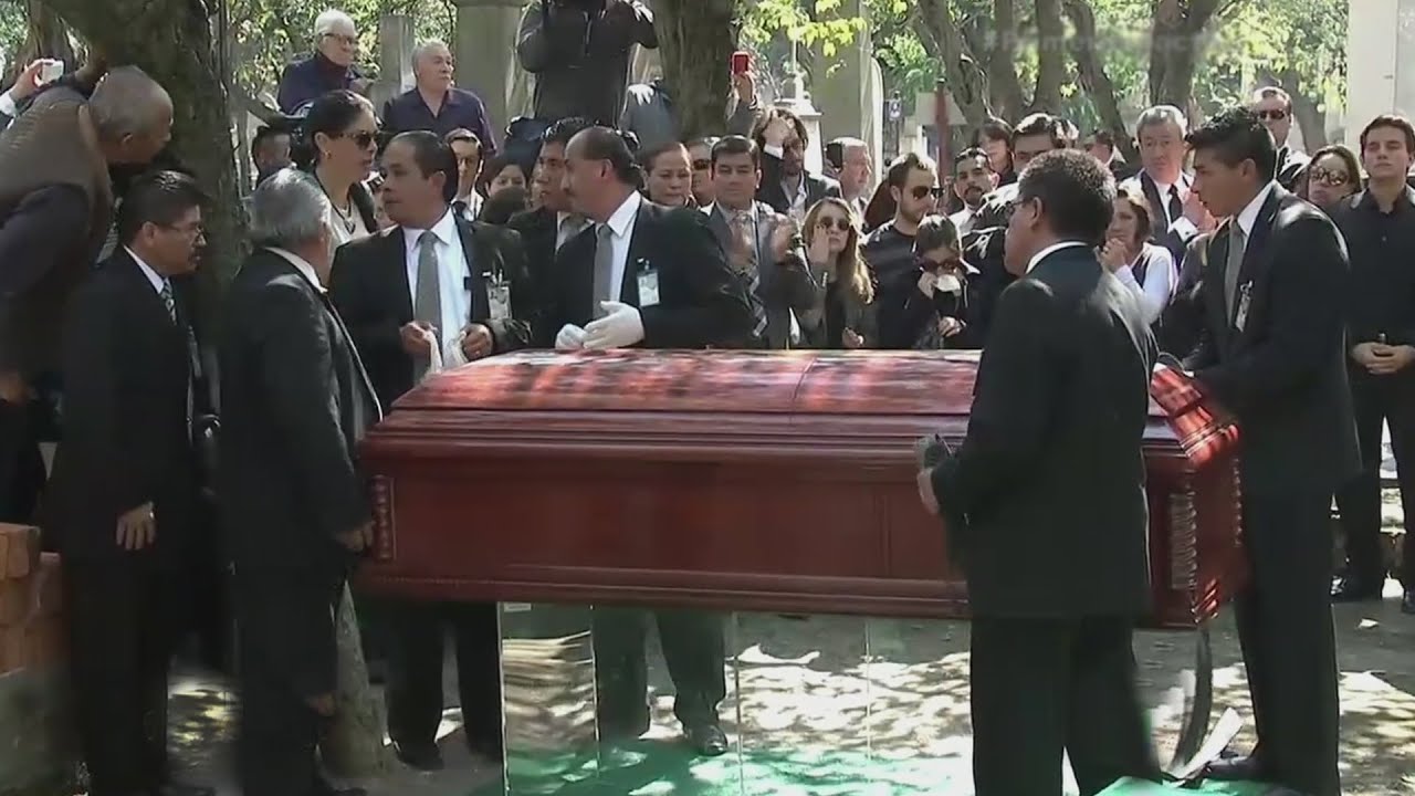 Descansa en paz, Chavo… Chespirito fue sepultado en el Panteón Francés en México
