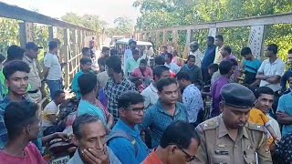 Chandipur Shantai locals sat on a road block at Kamaranga demanding for drinking water & Electricity