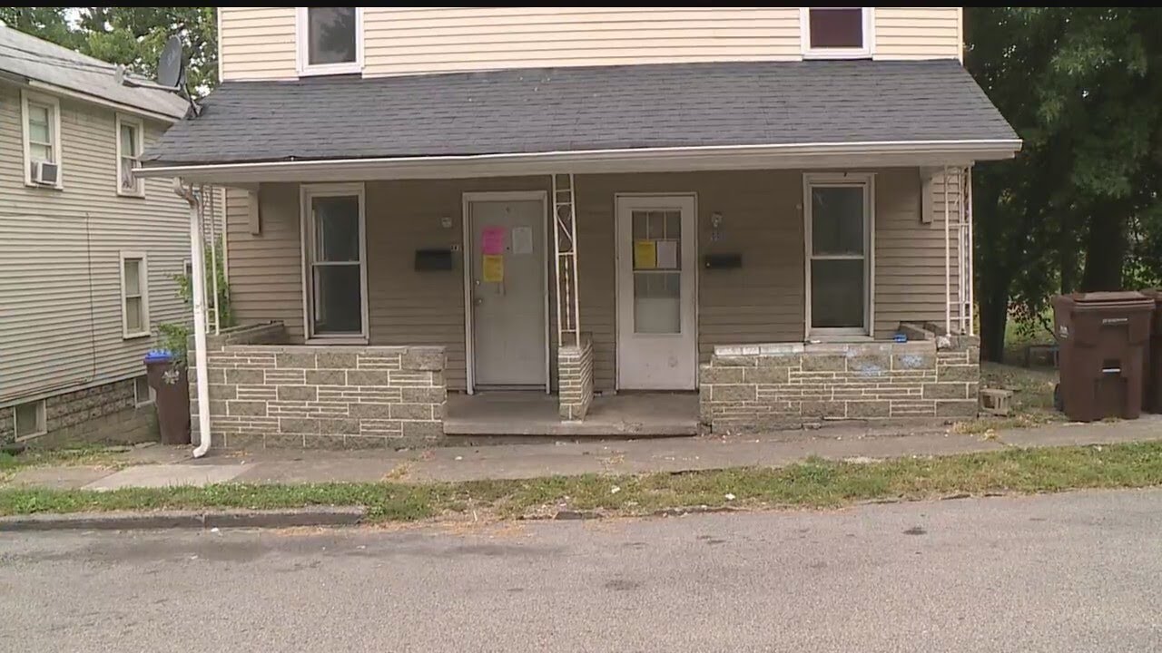 Neighbors upset with housing company as cockroaches roam the streets