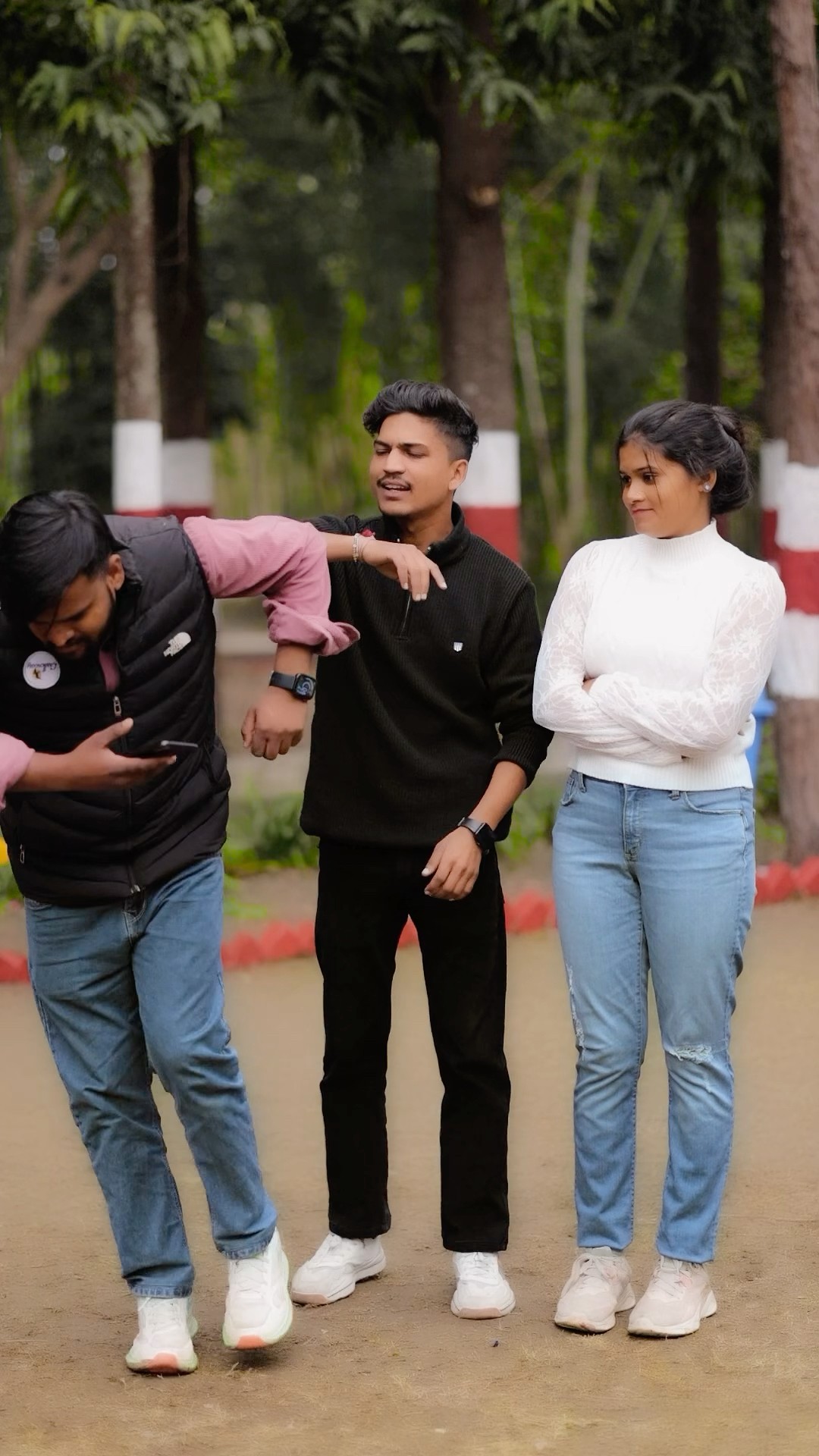 Esa dost kisi ko na mile